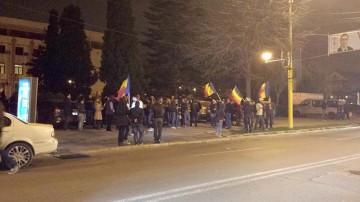 Marş pe străzile din Constanţa: au fost scandate lozinci anti-PSD